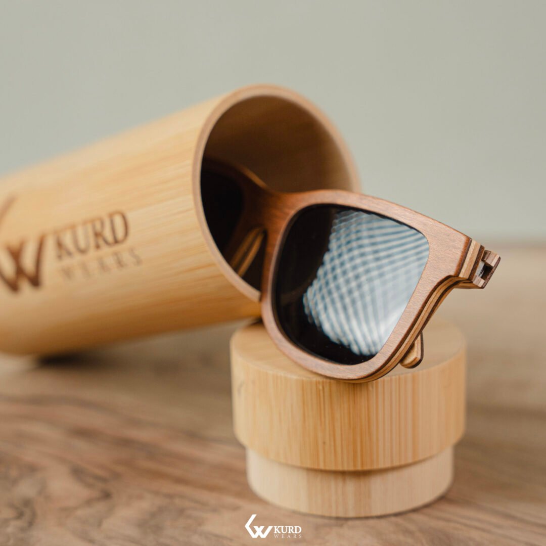 Classic Brown Wooden Sunglasses - Image 3