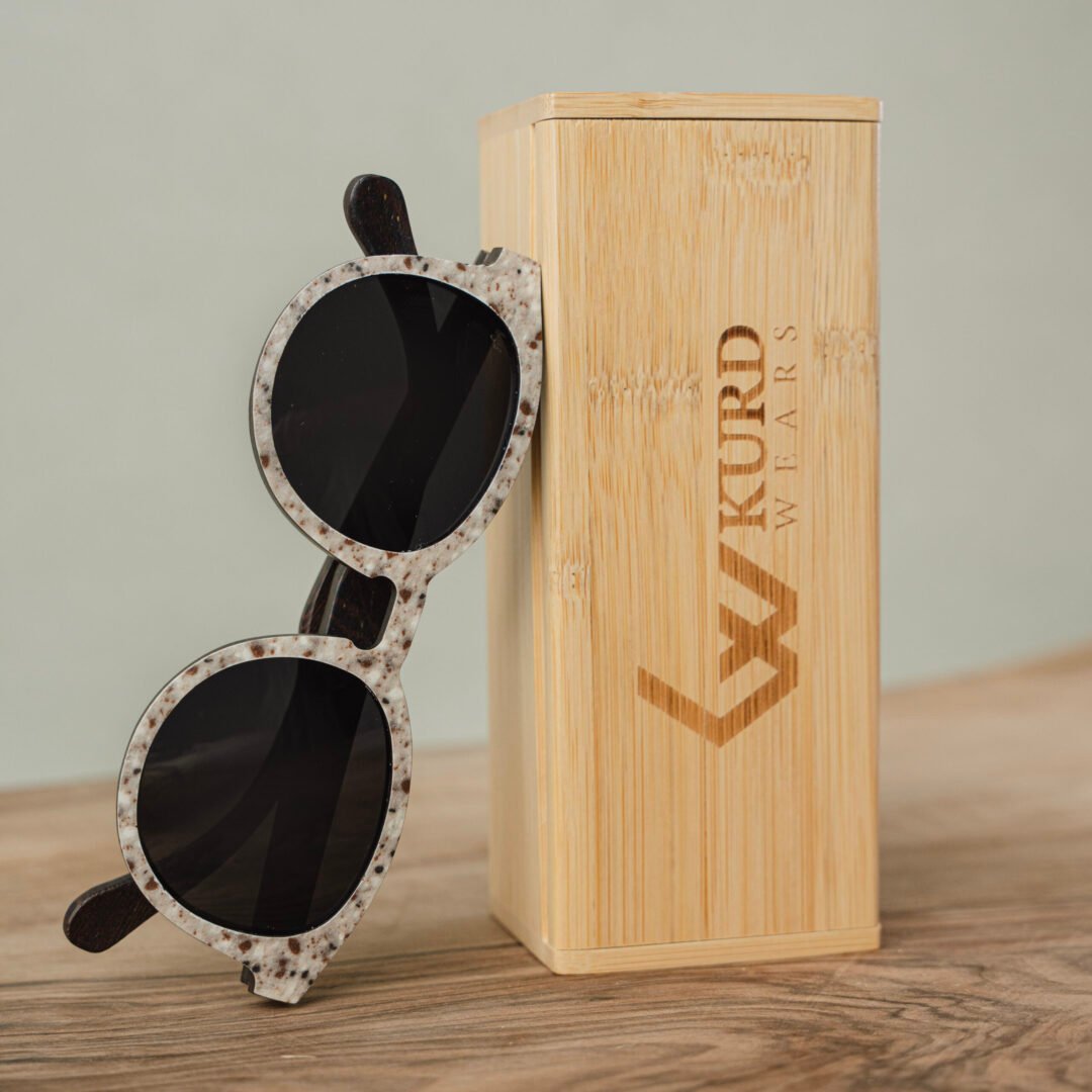 Marble Round Sunglasses - Image 10